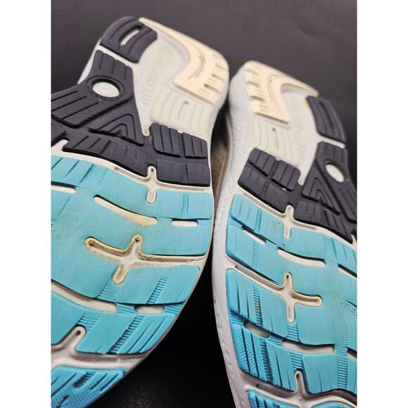 Brooks Men 8.5 Comfy footwear - Picture 3 of 11